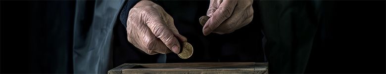 y7mj_widow-with-two-coins_header_col