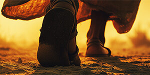 mj_jesus-walking-low-angle-01_header_col