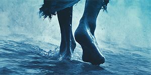 mj_jesus-walks-on-water-01_header_col